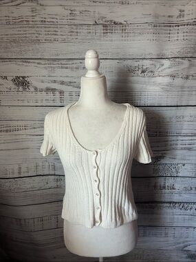 Ribbed Short-Sleeve Button-Front Top in Cream size medium